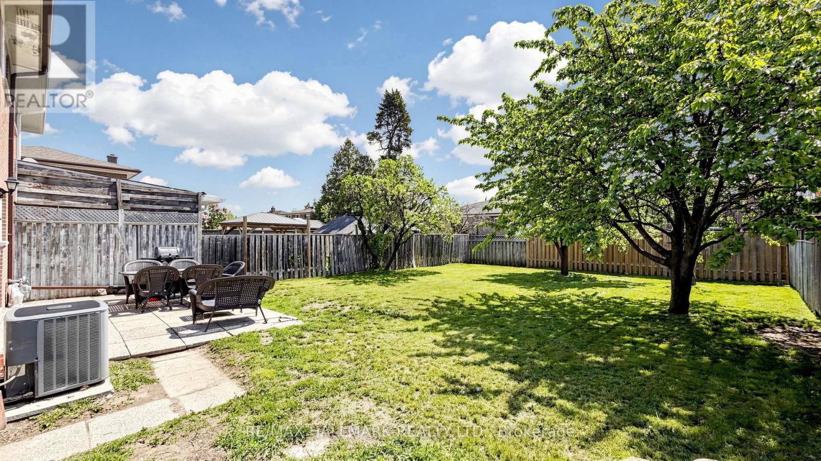 9 RUBYDALE GARDENS - 24