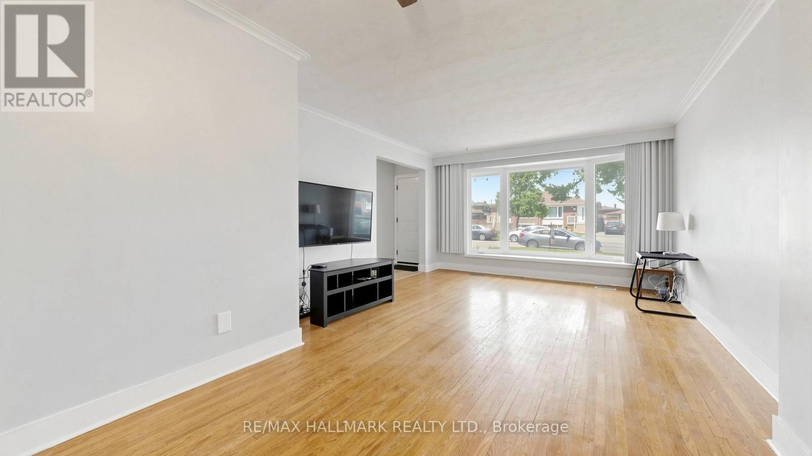 9 RUBYDALE GARDENS - 5