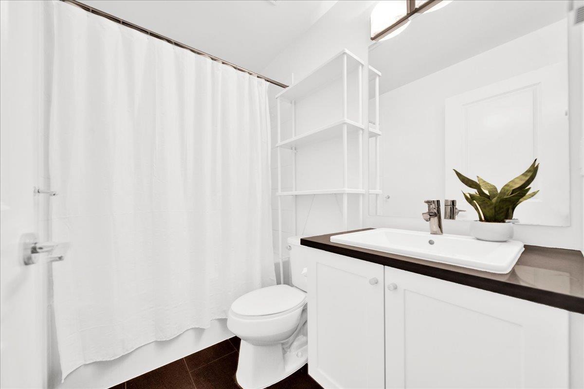 105 15340 GUILDFORD DRIVE, Surrey