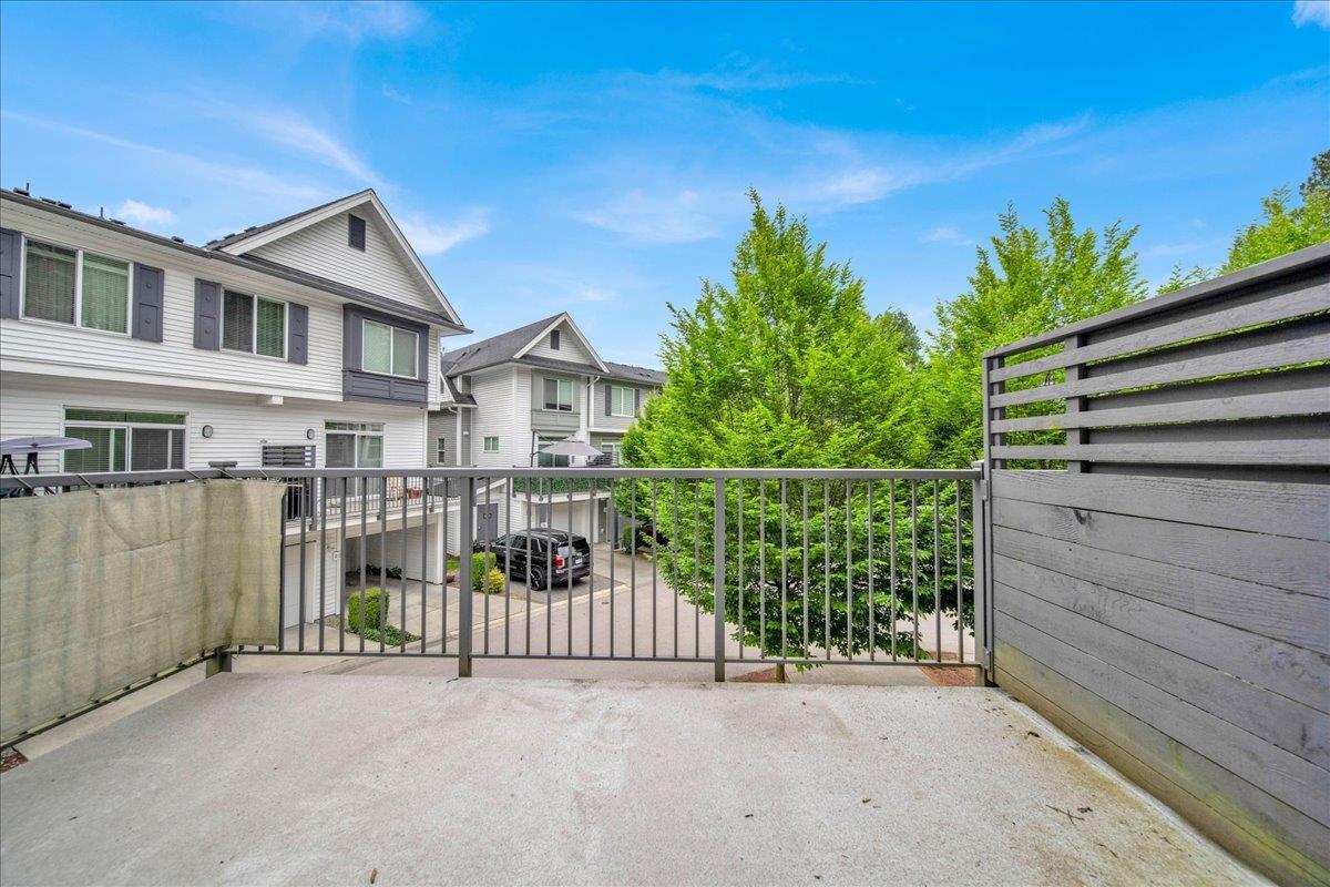 105 15340 GUILDFORD DRIVE, Surrey