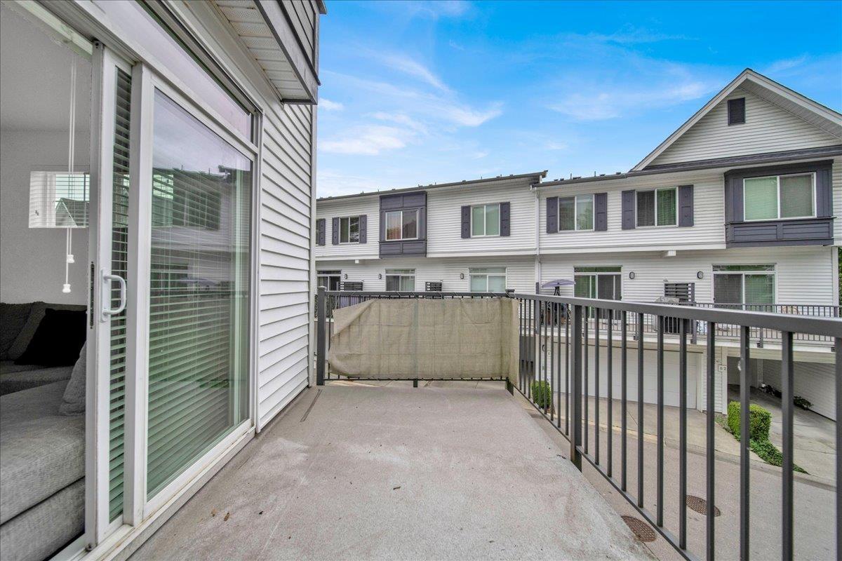 105 15340 GUILDFORD DRIVE, Surrey