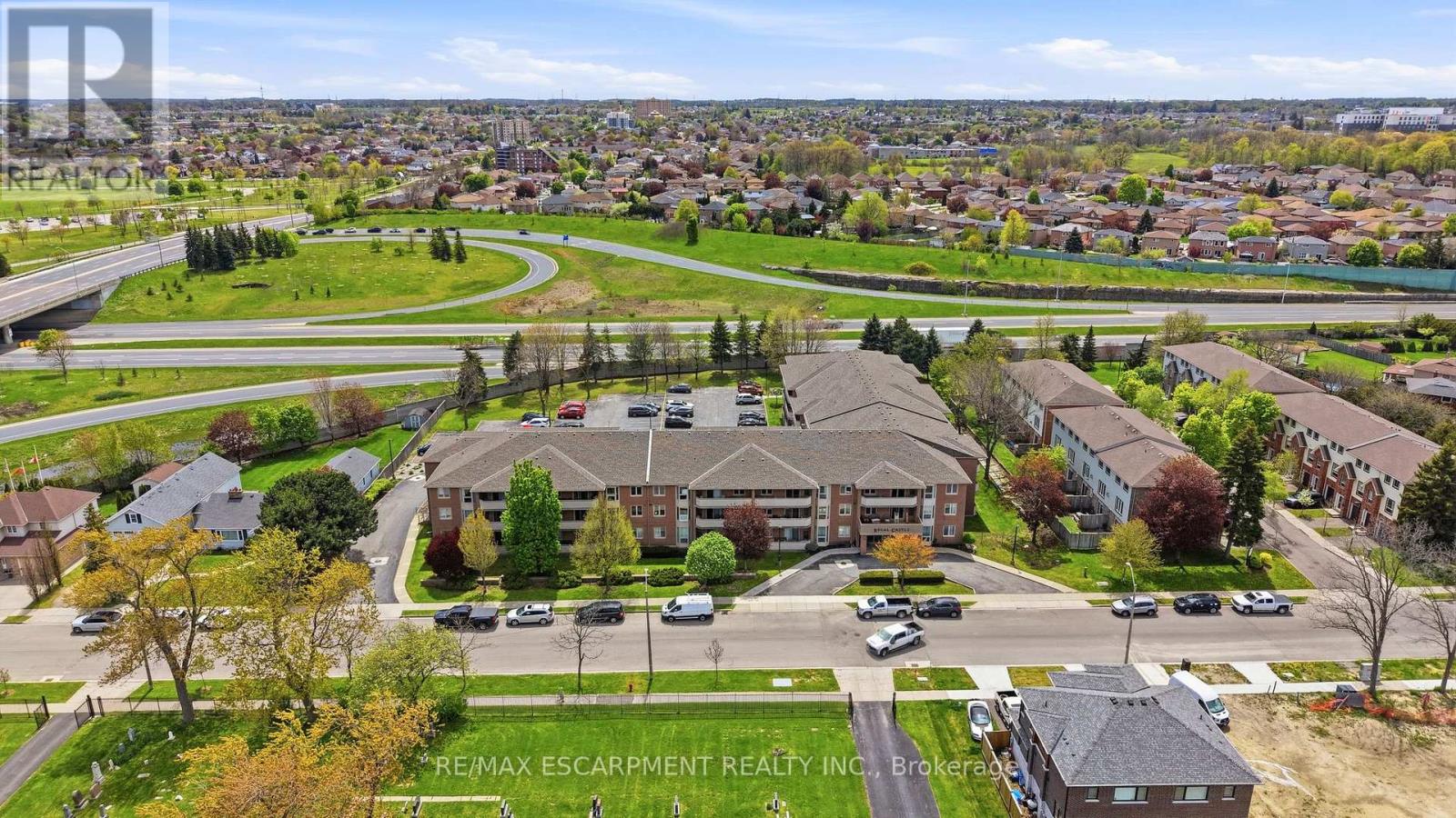 #303 416 LIMERIDGE ROAD - 1