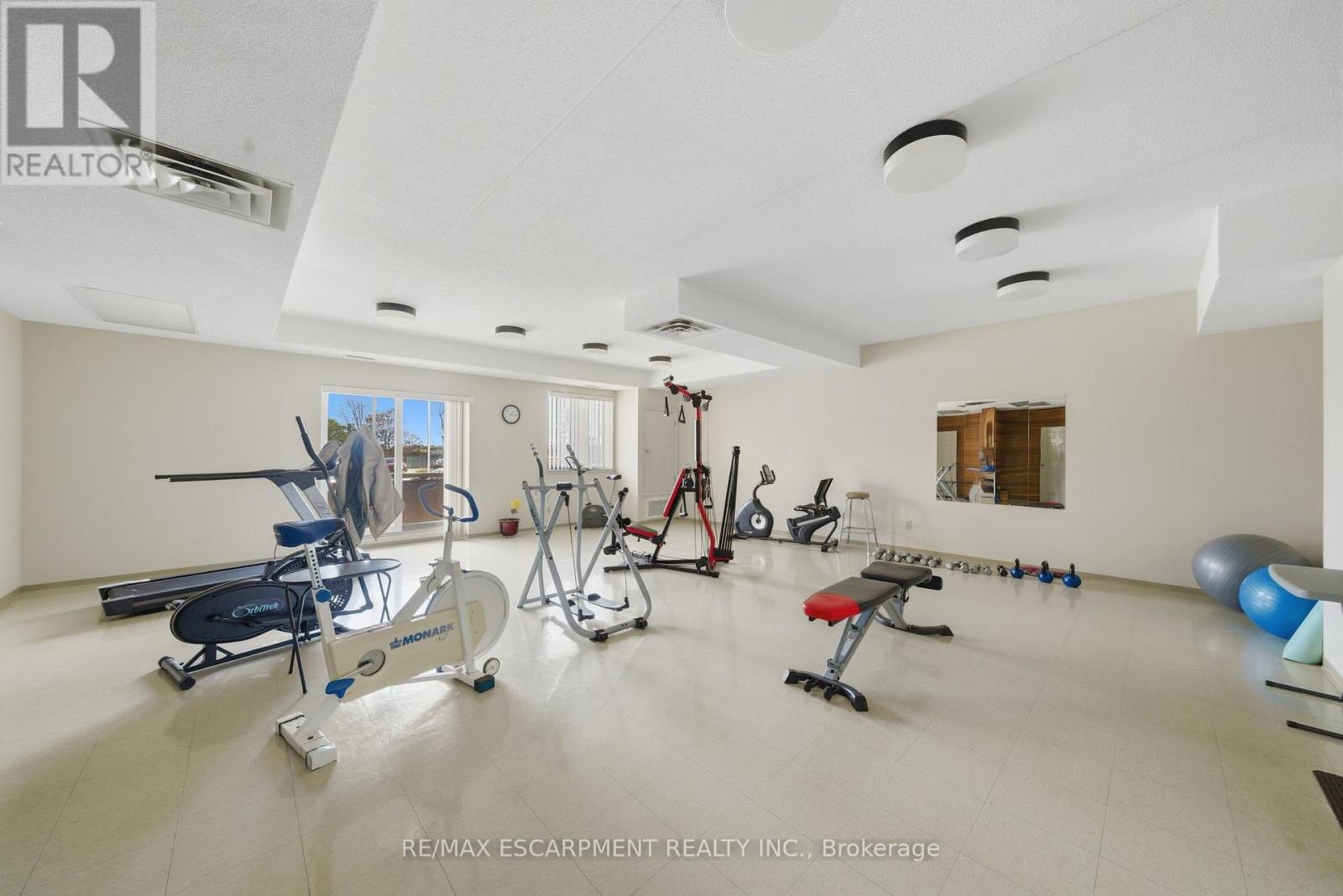 #303 416 LIMERIDGE ROAD - 29