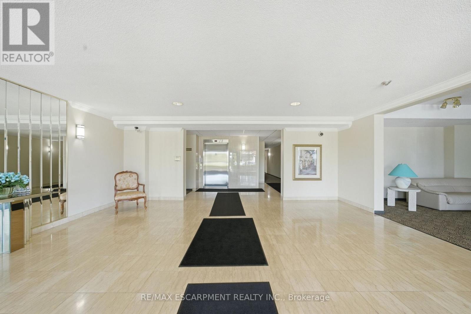 #303 416 LIMERIDGE ROAD - 3