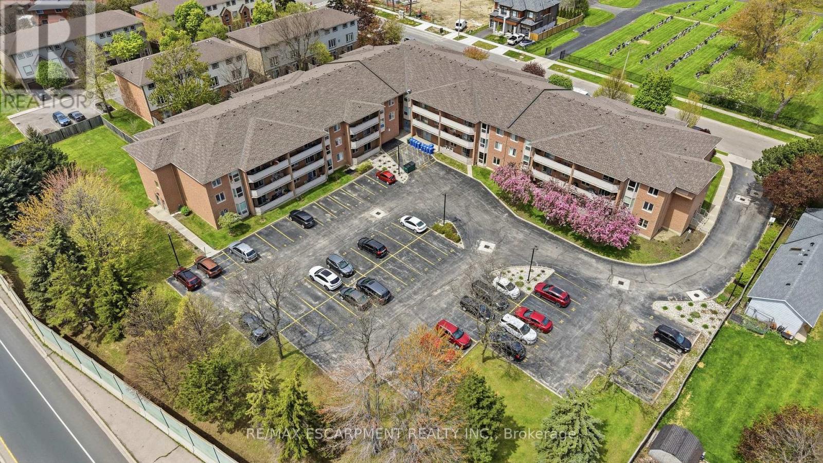 #303 416 LIMERIDGE ROAD - 32