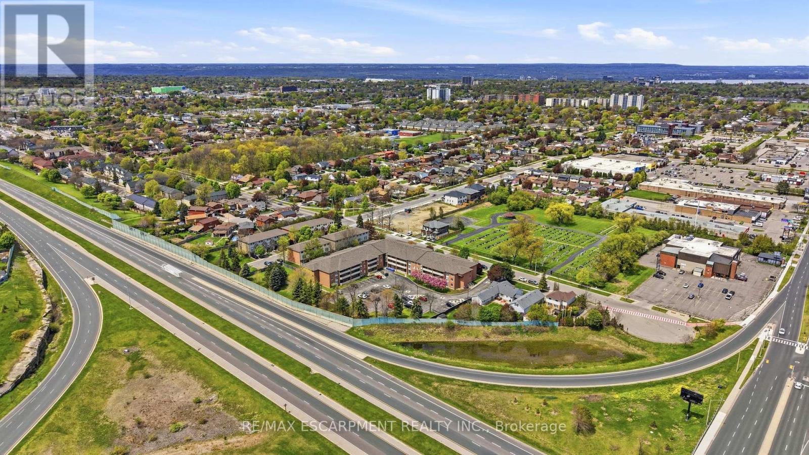 #303 416 LIMERIDGE ROAD - 37