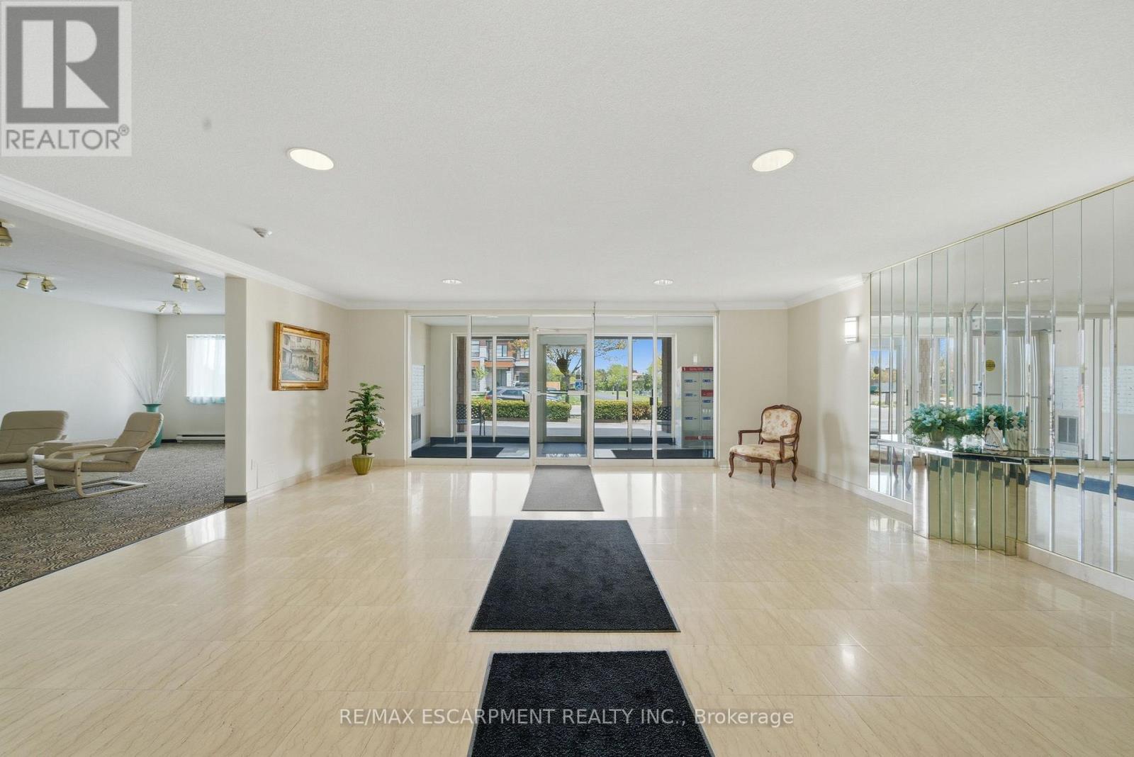 #303 416 LIMERIDGE ROAD - 5