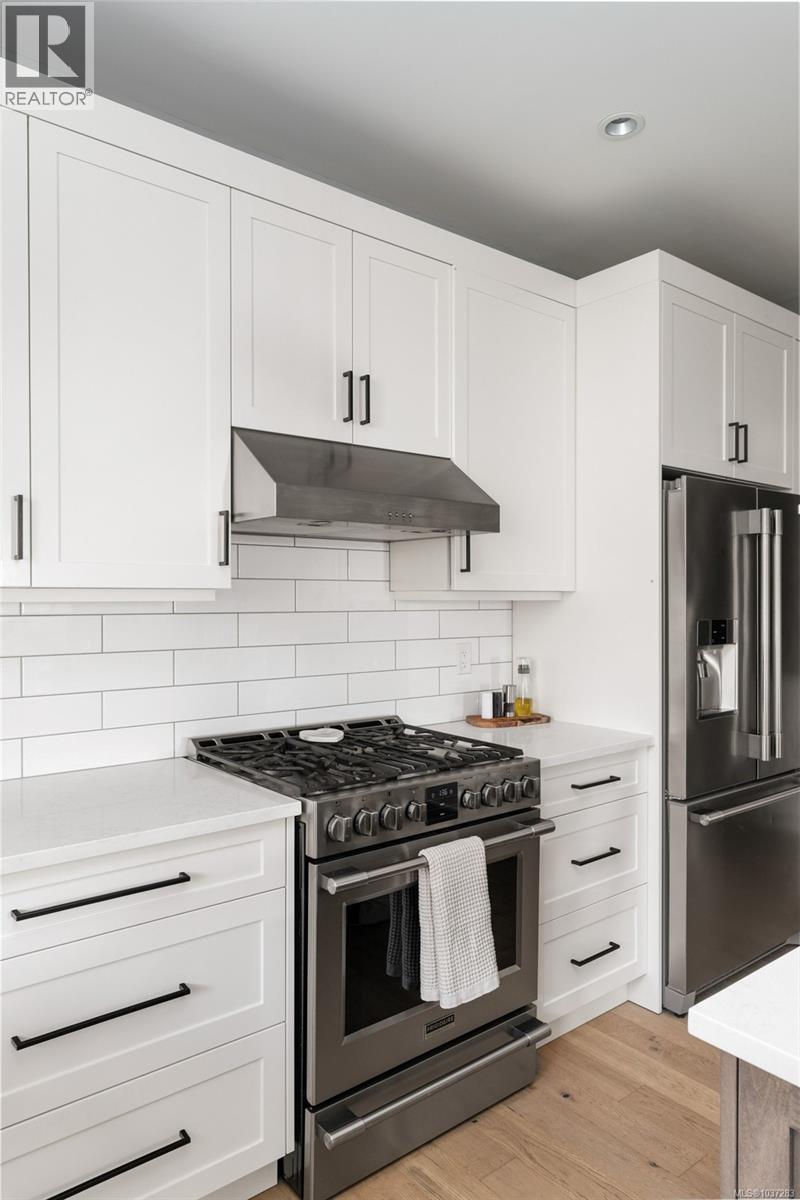 1024 Deltana Ave - 16