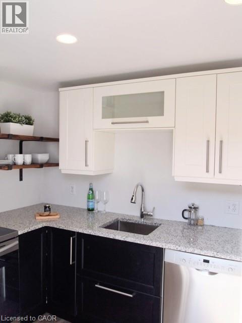 253 HERBERT Street Unit# Upper, Waterloo, Ontario, N2J1V3 — Photo 4