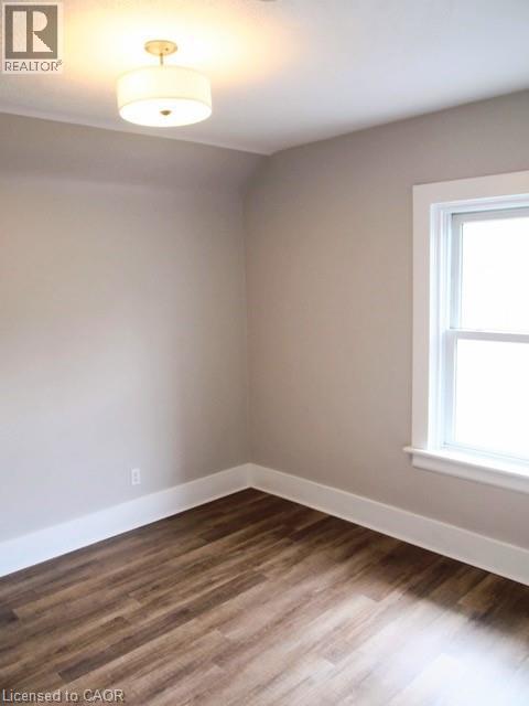 253 HERBERT Street Unit# Upper, Waterloo, Ontario, N2J1V3 — Photo 5