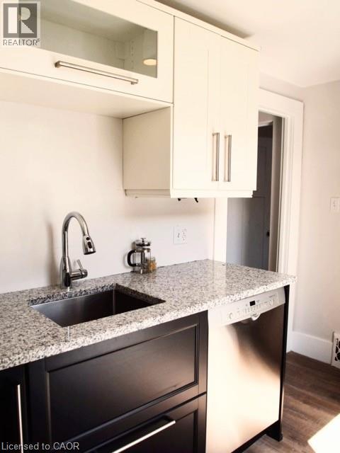 253 HERBERT Street Unit# Upper, Waterloo, Ontario, N2J1V3 — Photo 13
