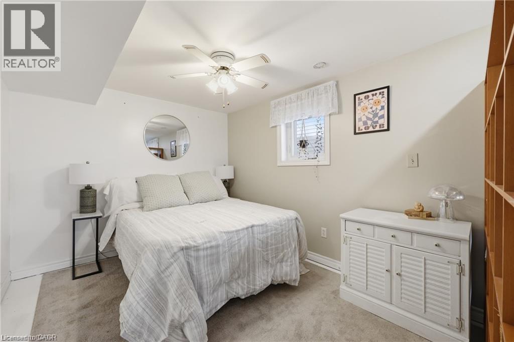 20 PEEL Street S - 12