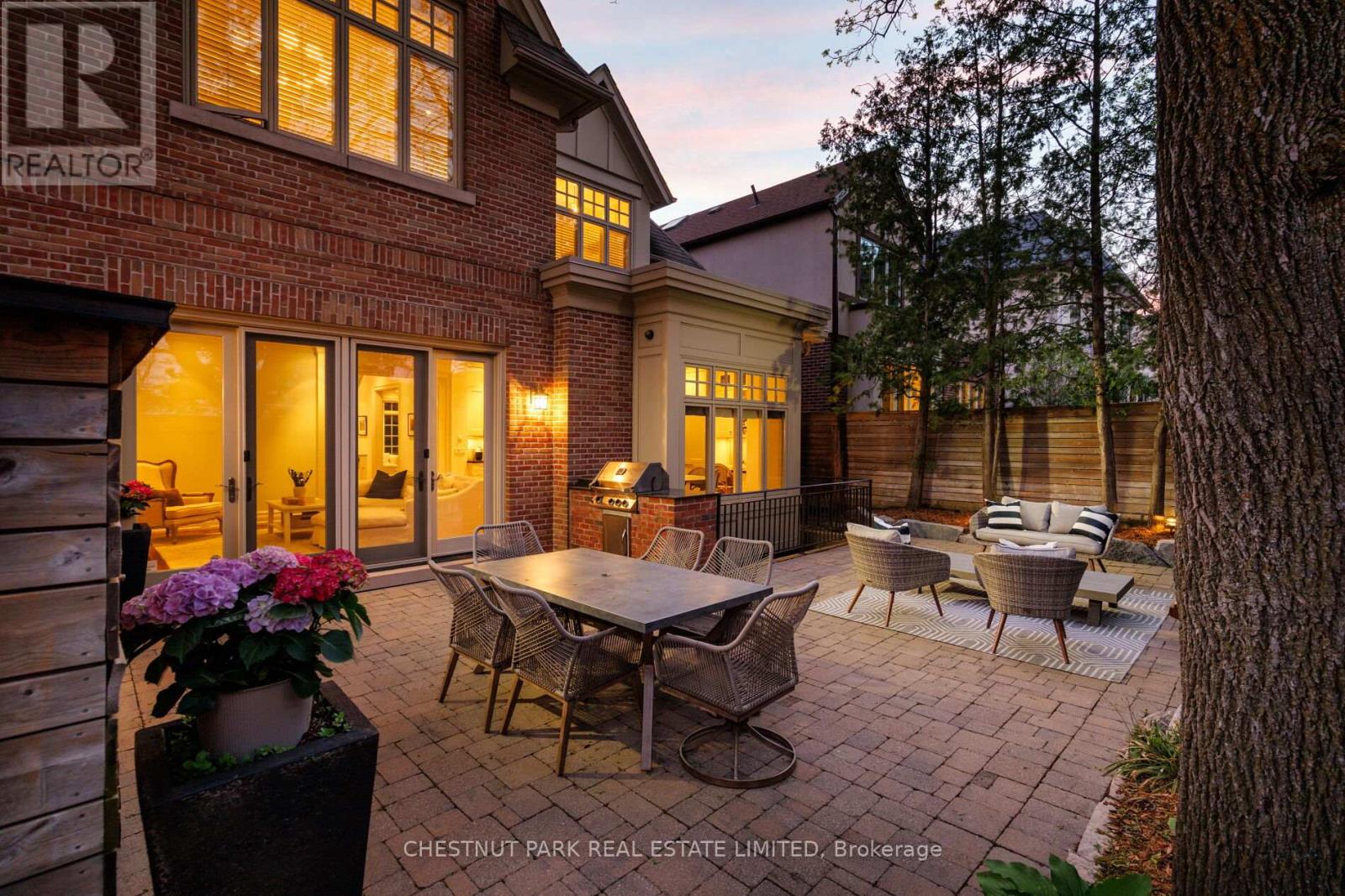 7 STRATHGOWAN CRESCENT - 18