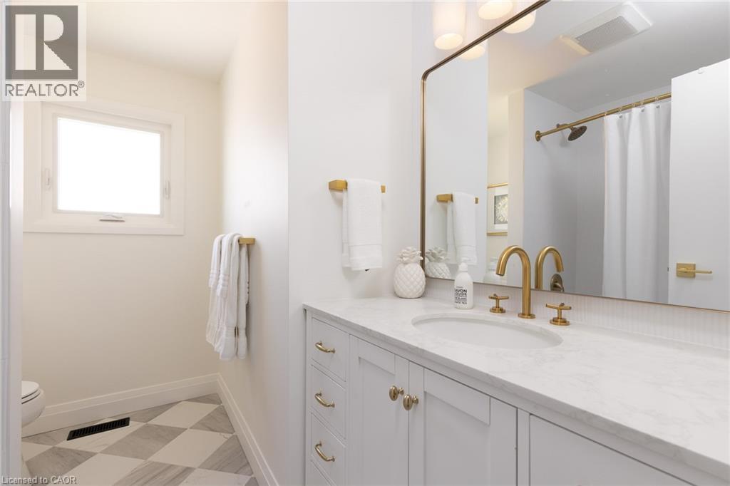 173 CHEBUCTO Drive, Oakville, Ontario, L7J5R1 — Photo 6