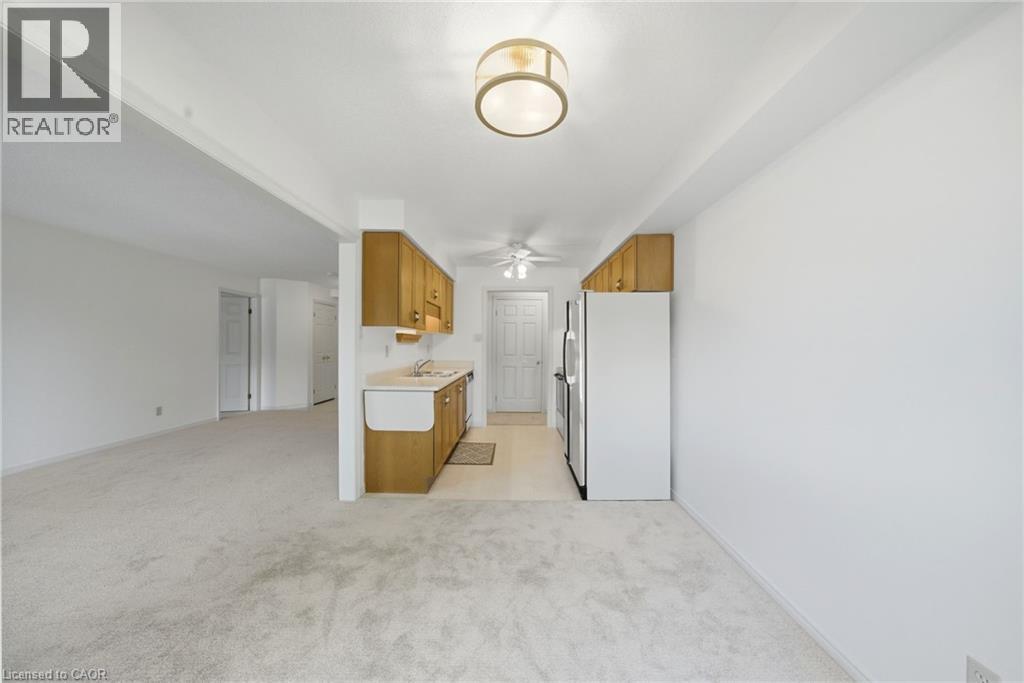 416 LIMERIDGE Road E Unit# 303, Hamilton, Ontario, L9A2S7 — Photo 4