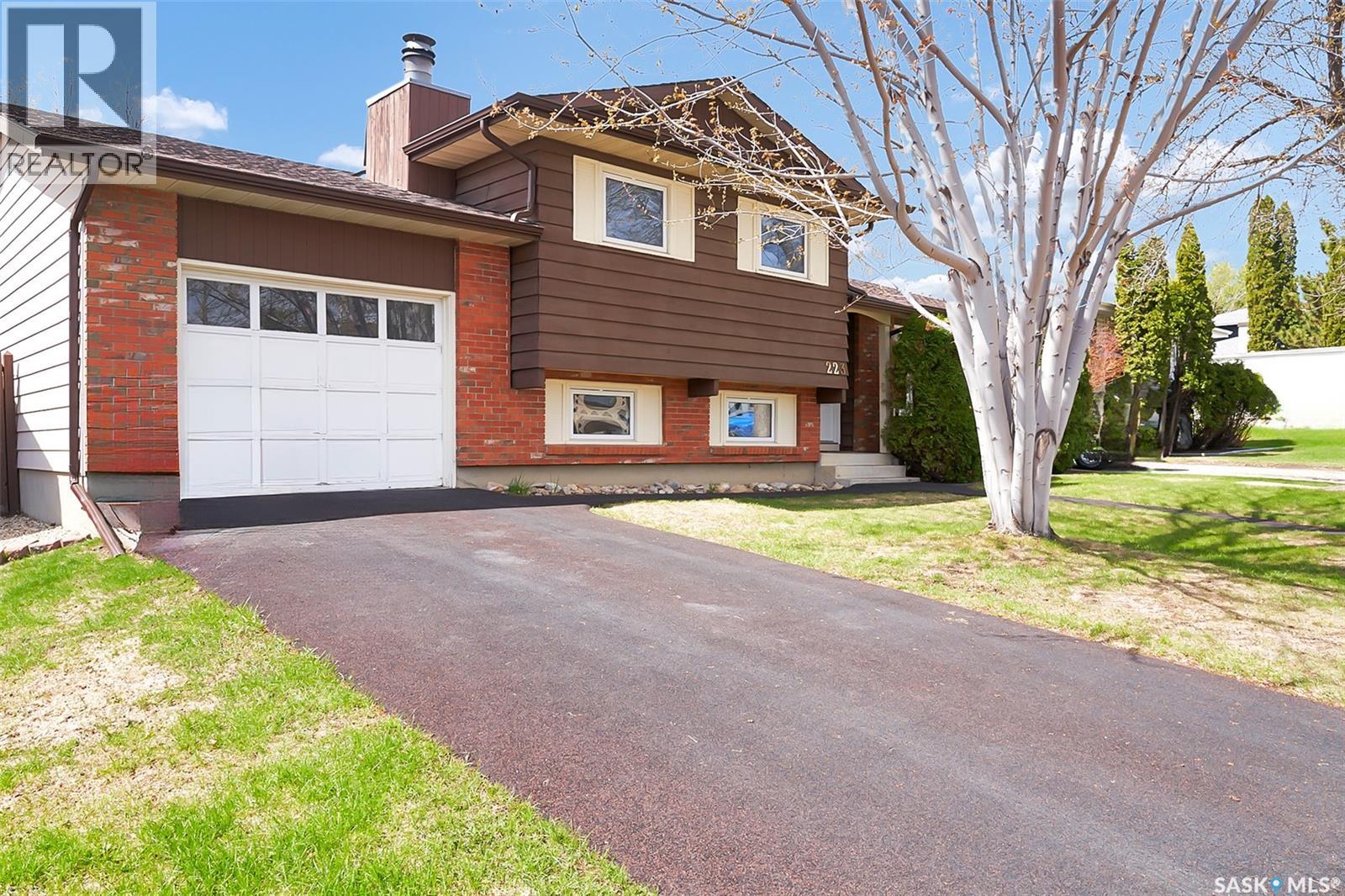223 Penryn CRESCENT - Image 2