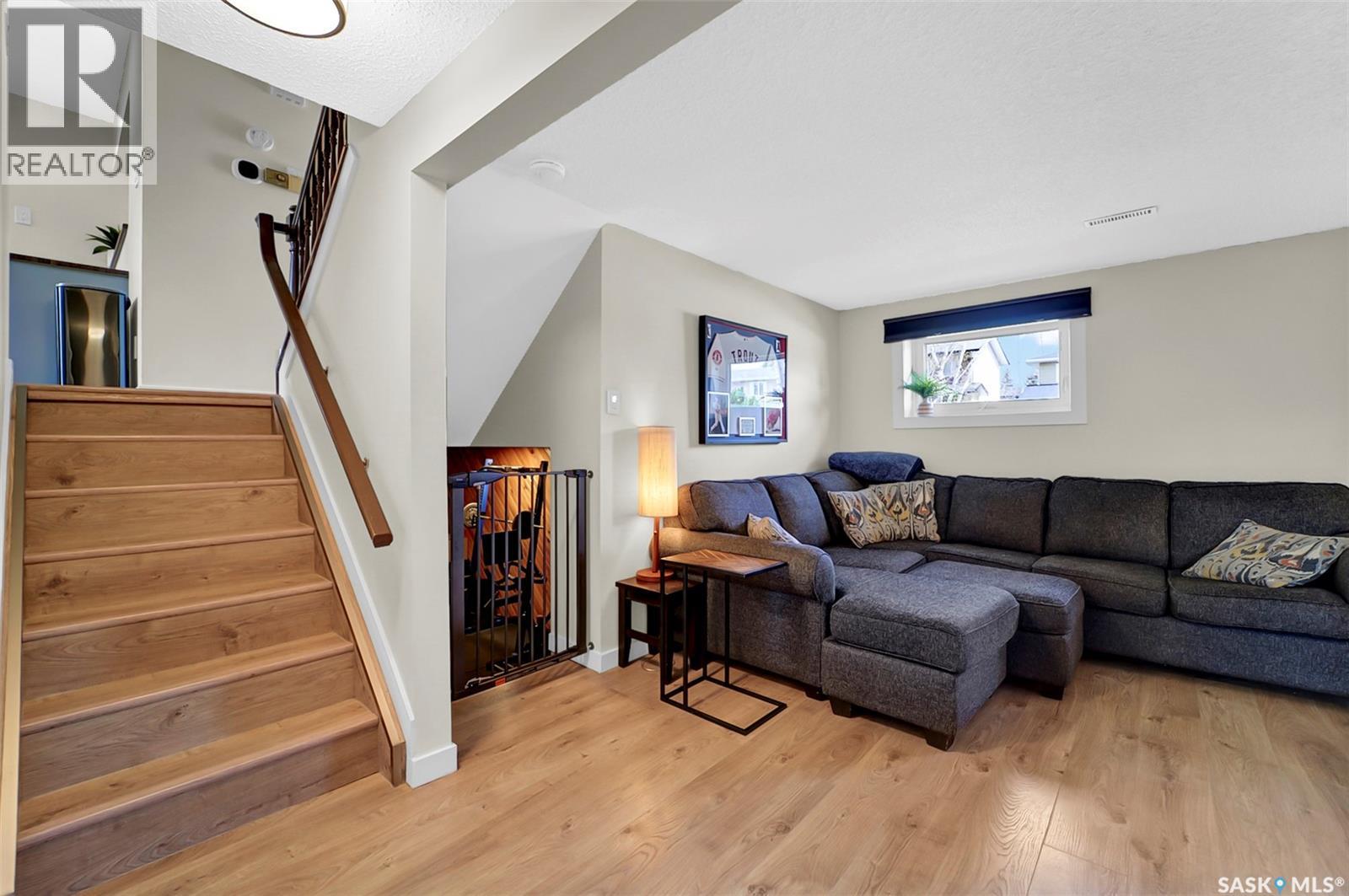 223 Penryn CRESCENT - 24