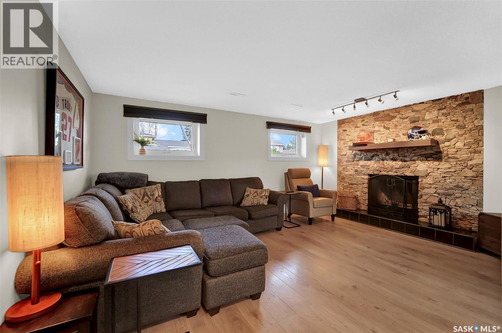 223 Penryn CRESCENT - 26