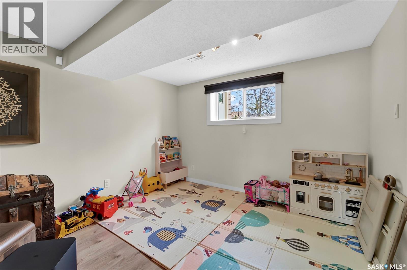 223 Penryn CRESCENT - 28