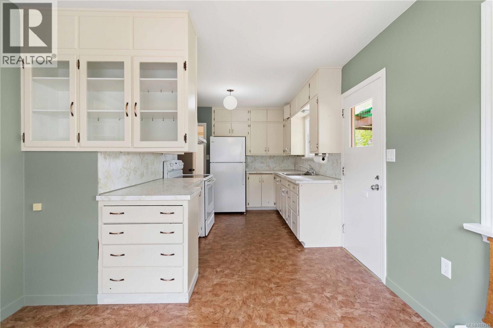 1541 McRae Ave - 7