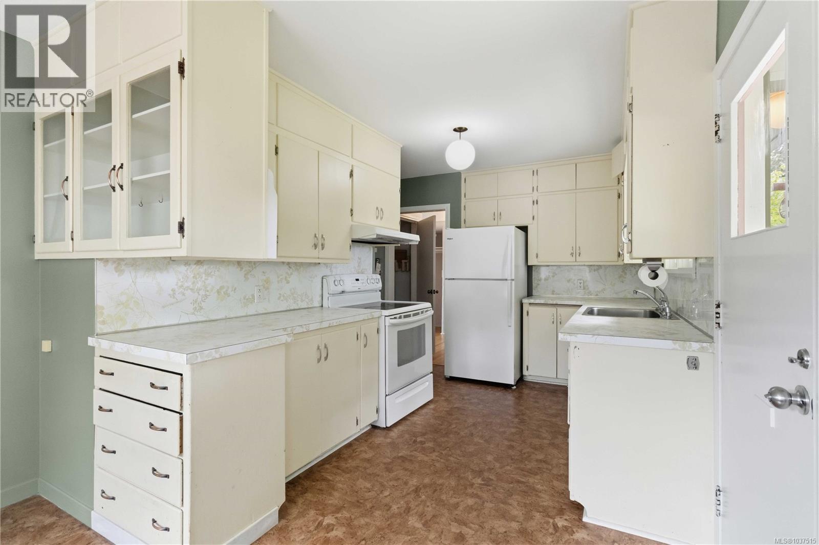 1541 McRae Ave - 6