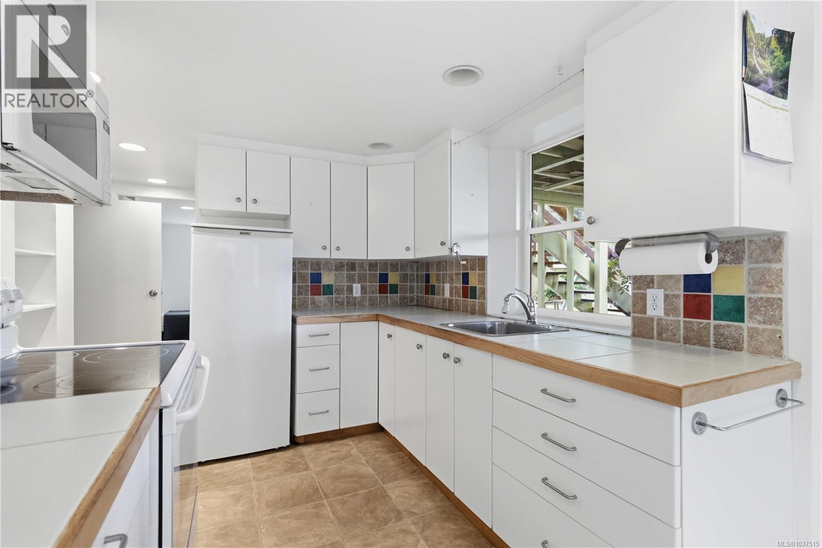 1541 McRae Ave - 23