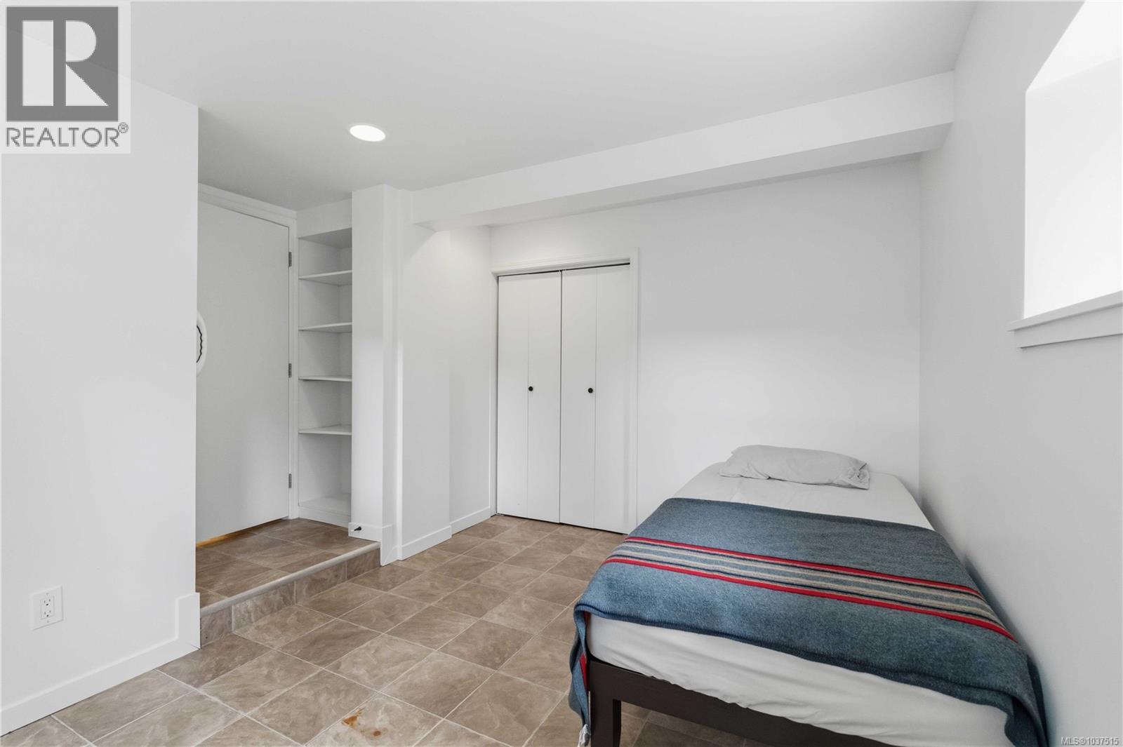 1541 McRae Ave - 24