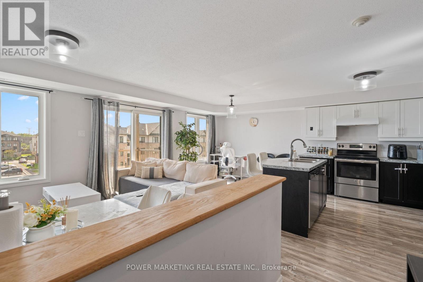 2 Bed, 2 Bath House for Sale in Ottawa – 8 – 2240 TENTH LINE ROAD, Ottawa – MLS# X13158840 - Image 6