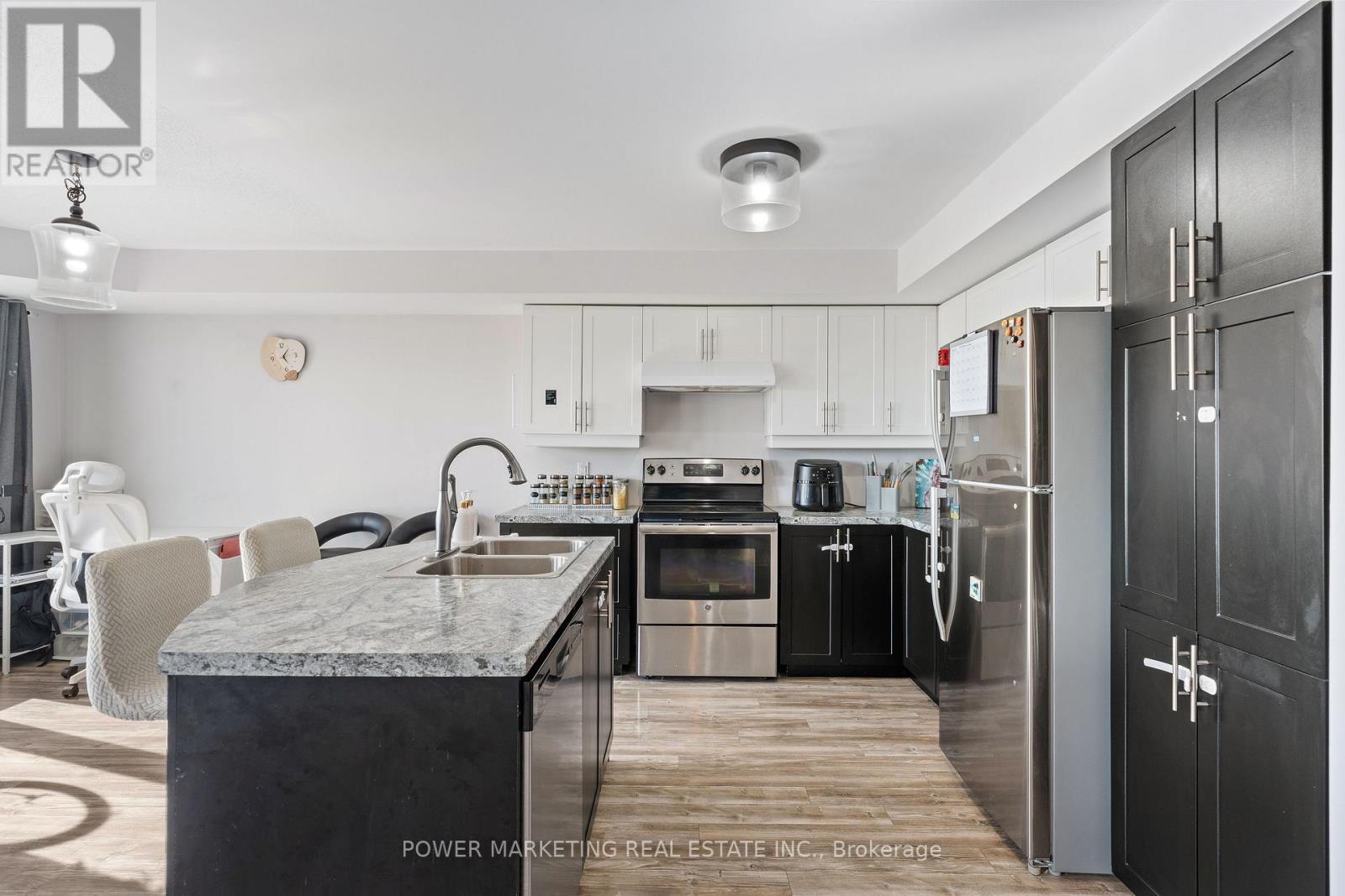 2 Bed, 2 Bath House for Sale in Ottawa – 8 – 2240 TENTH LINE ROAD, Ottawa – MLS# X13158840 - Image 7