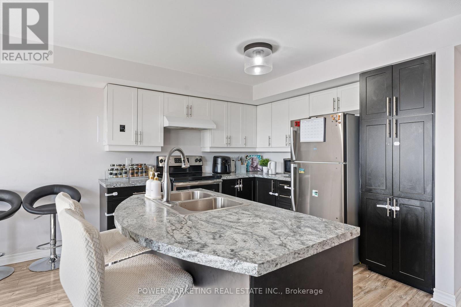 2 Bed, 2 Bath House for Sale in Ottawa – 8 – 2240 TENTH LINE ROAD, Ottawa – MLS# X13158840 - Image 8