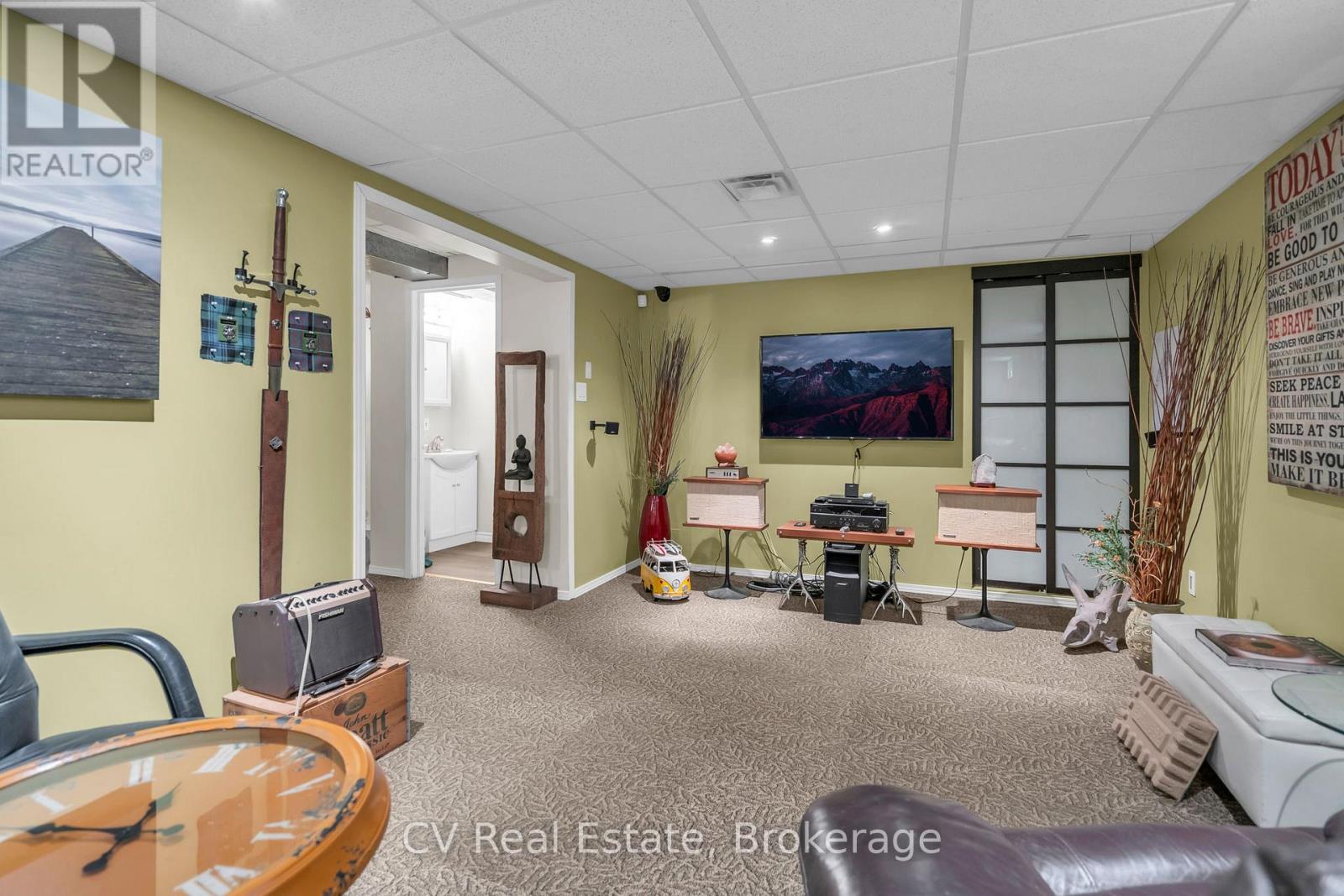 5 MCCUTCHEON COURT - 33