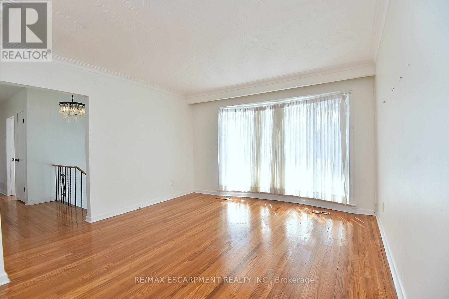 409 TENNYSON DRIVE - 5