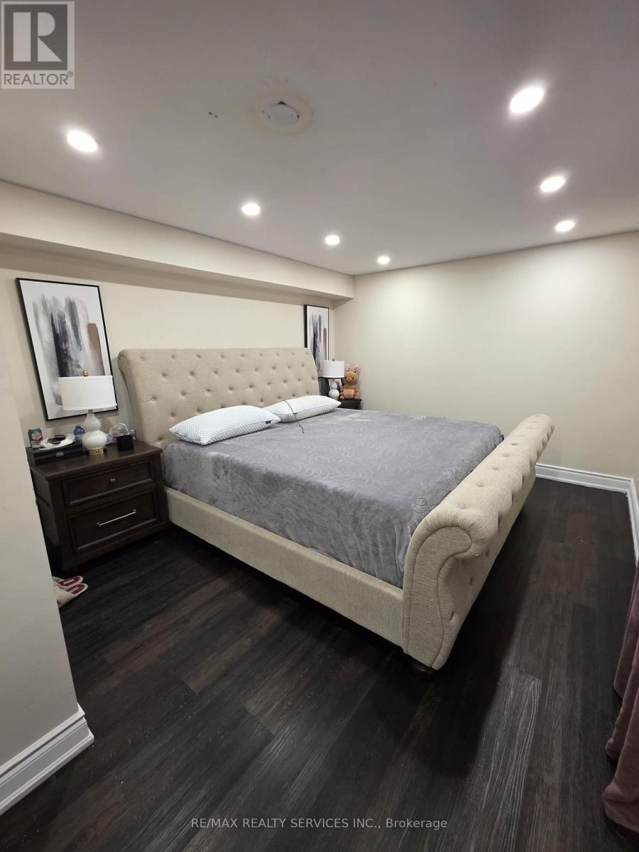 24 KINDLE COURT - 17