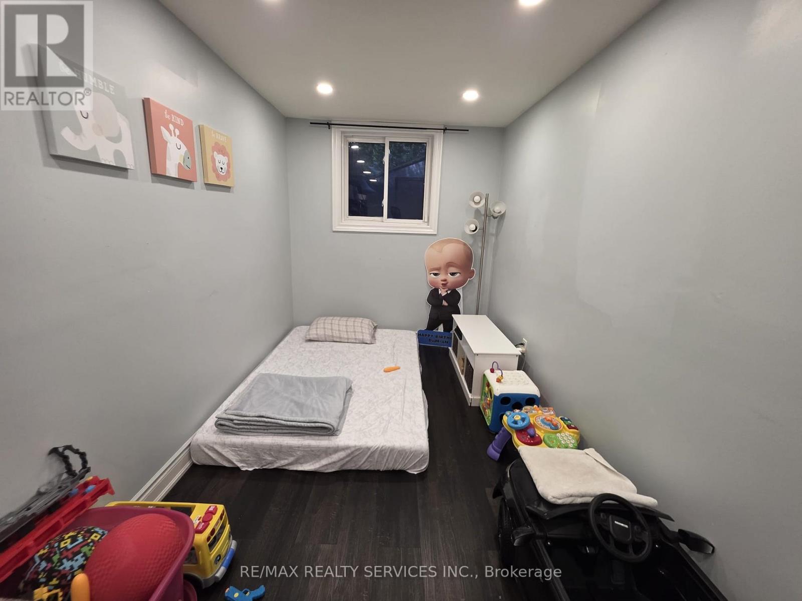 24 KINDLE COURT - 18