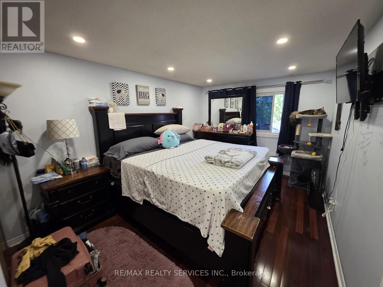 24 KINDLE COURT - 25