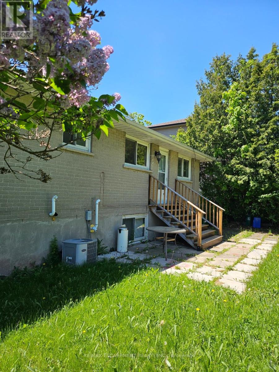 409 TENNYSON DRIVE - 18