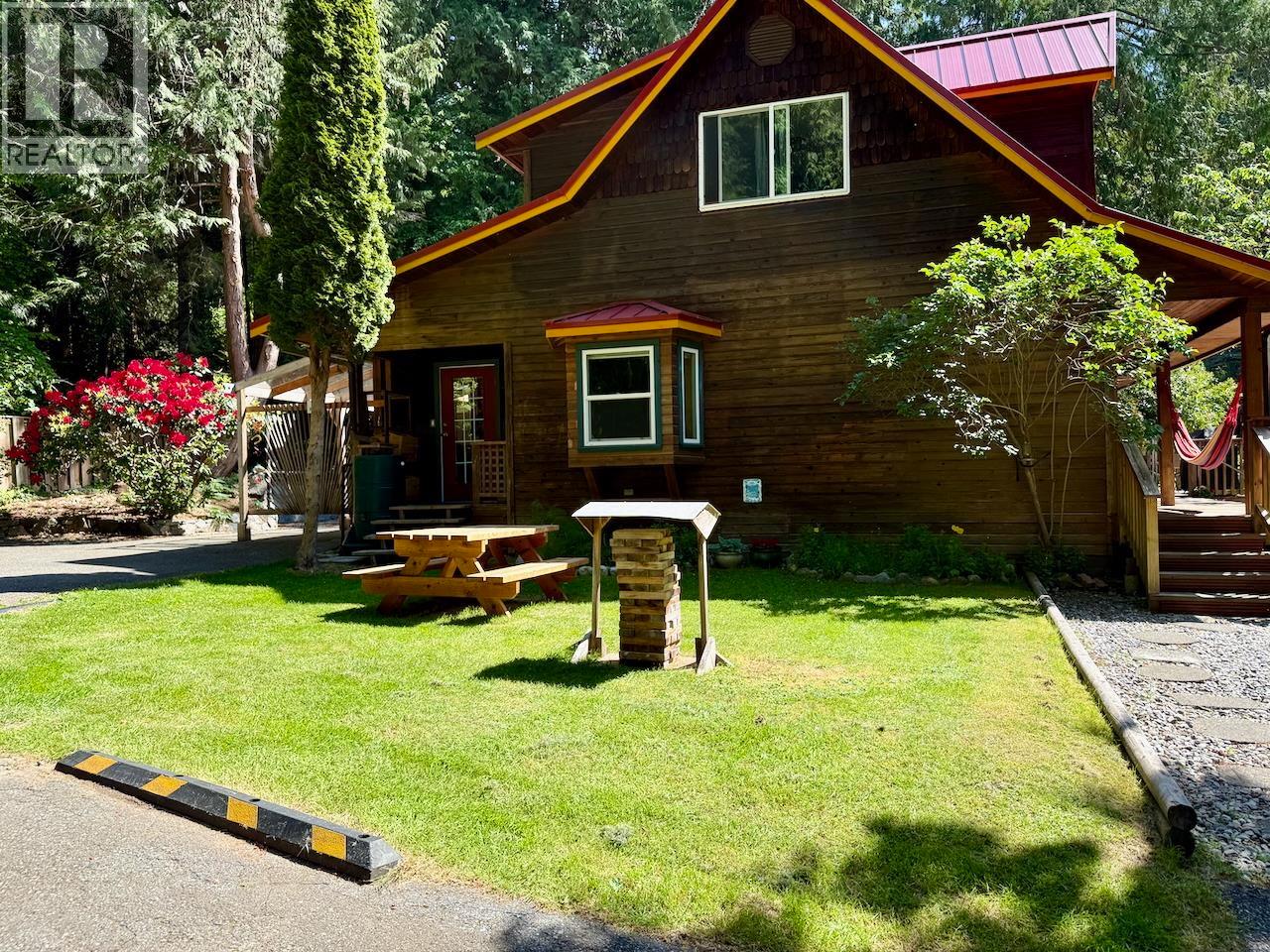 1261 ROBERTS CREEK ROAD, Roberts Creek