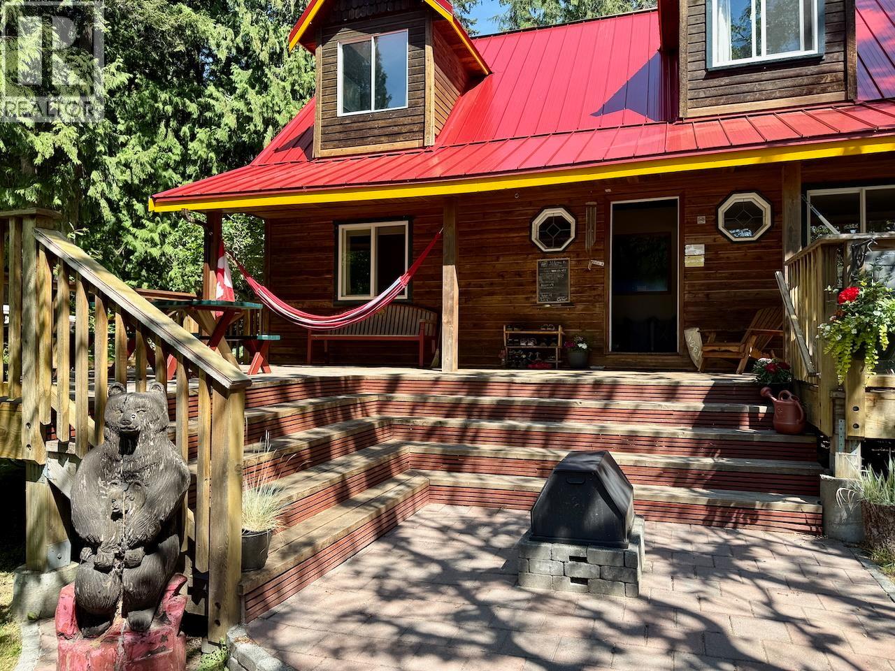 1261 ROBERTS CREEK ROAD, Roberts Creek