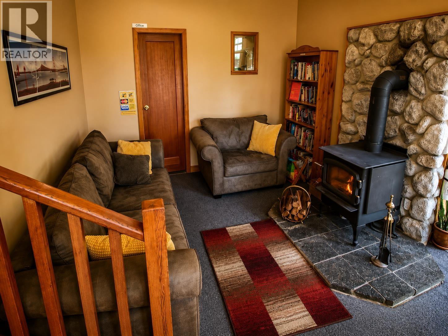 1261 ROBERTS CREEK ROAD, Roberts Creek