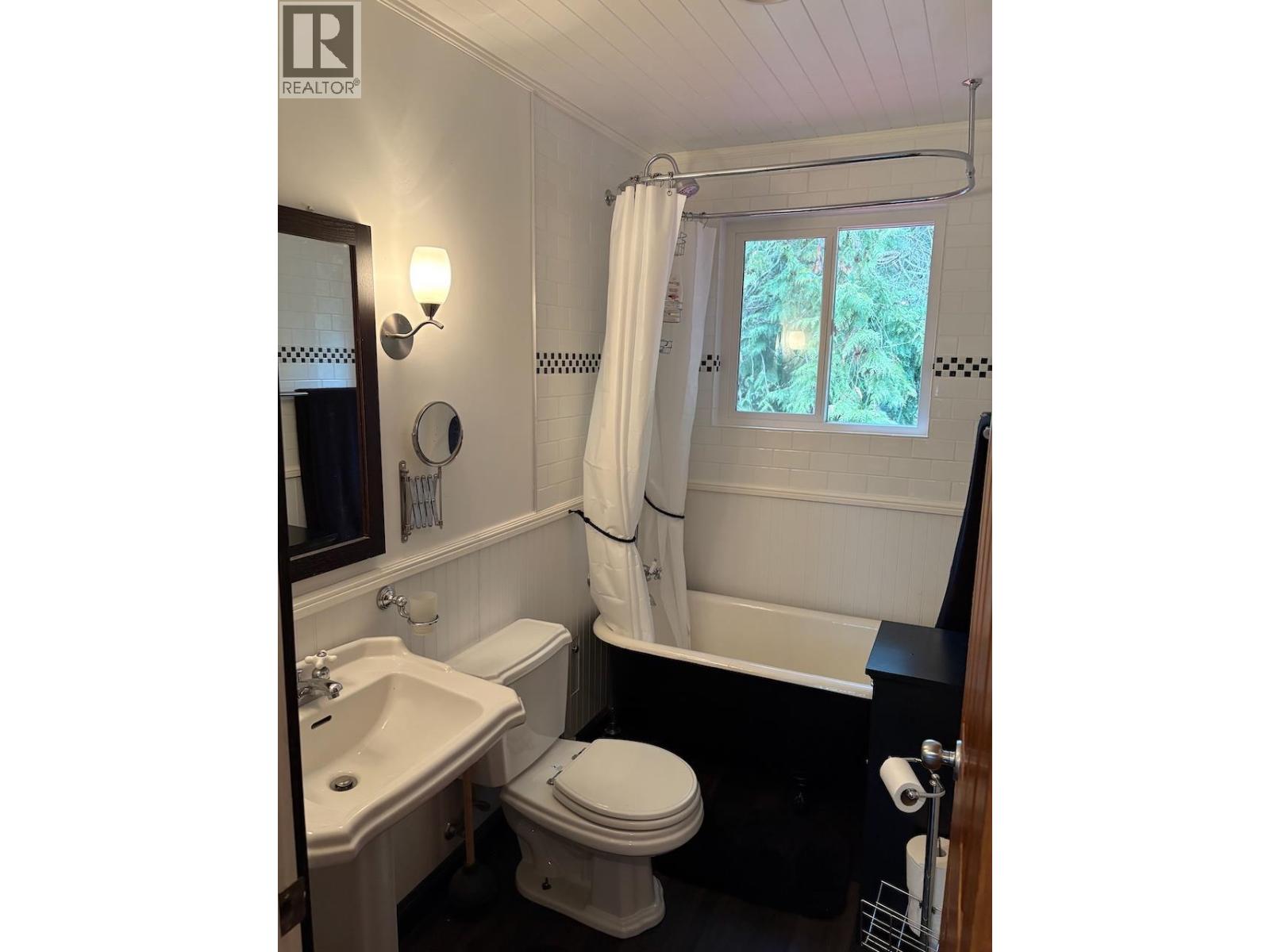 1261 ROBERTS CREEK ROAD, Roberts Creek