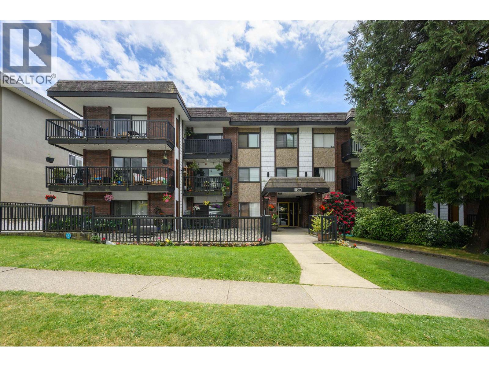 105 123 E 19TH STREET, North Vancouver