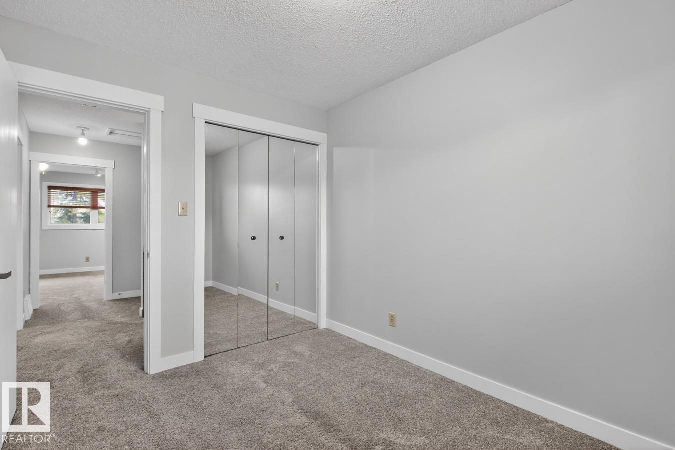 8911 84 AV NW - 37