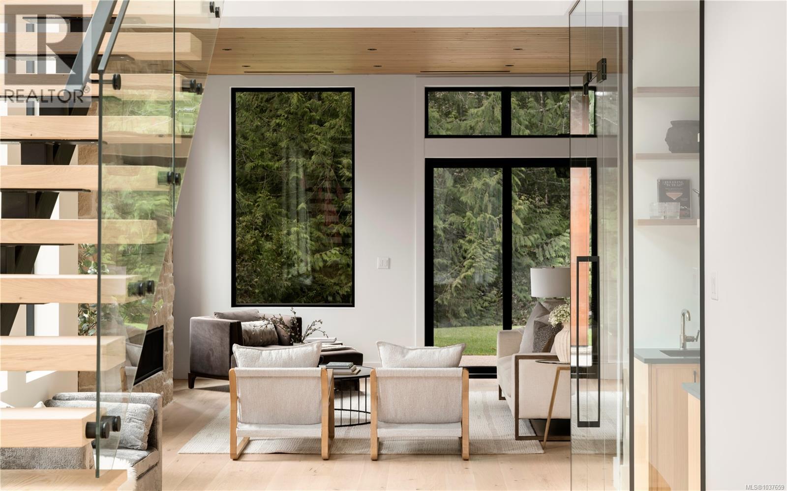 609 Medalist Ave, Colwood
