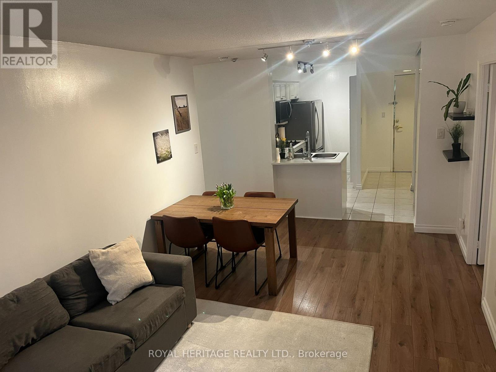 #211 188 REDPATH AVENUE - 14
