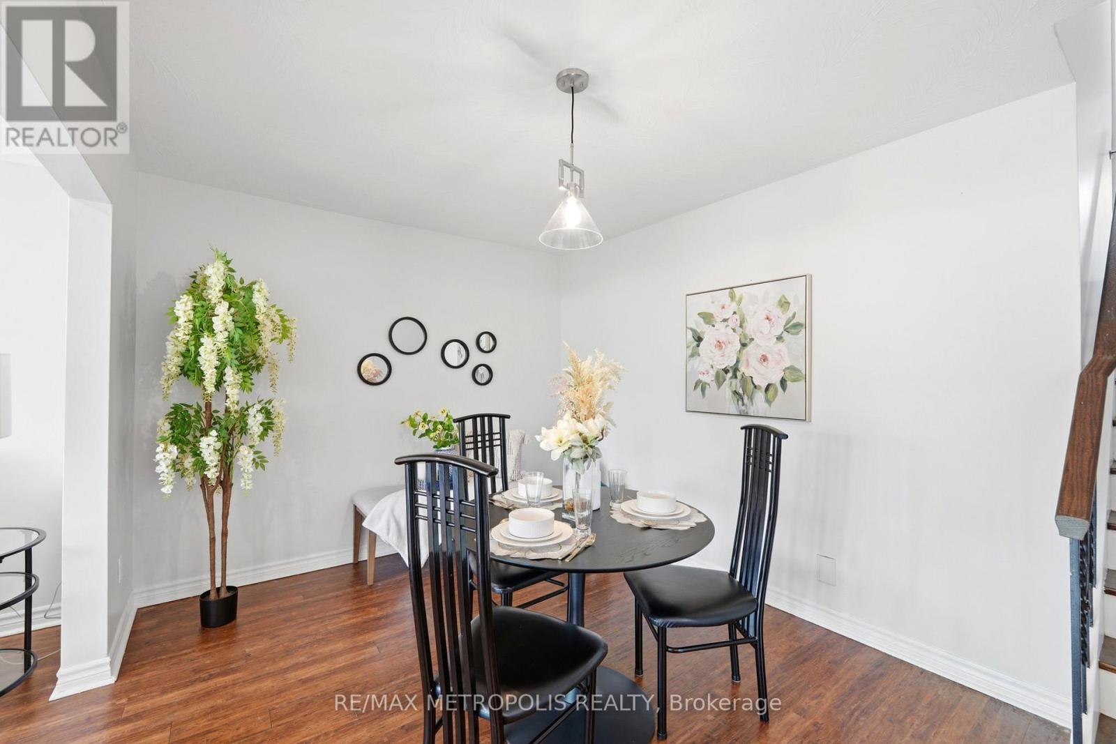 23 LOCHLEVEN DRIVE - 21