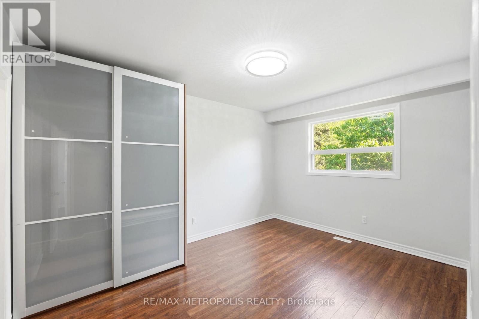 23 LOCHLEVEN DRIVE - 25