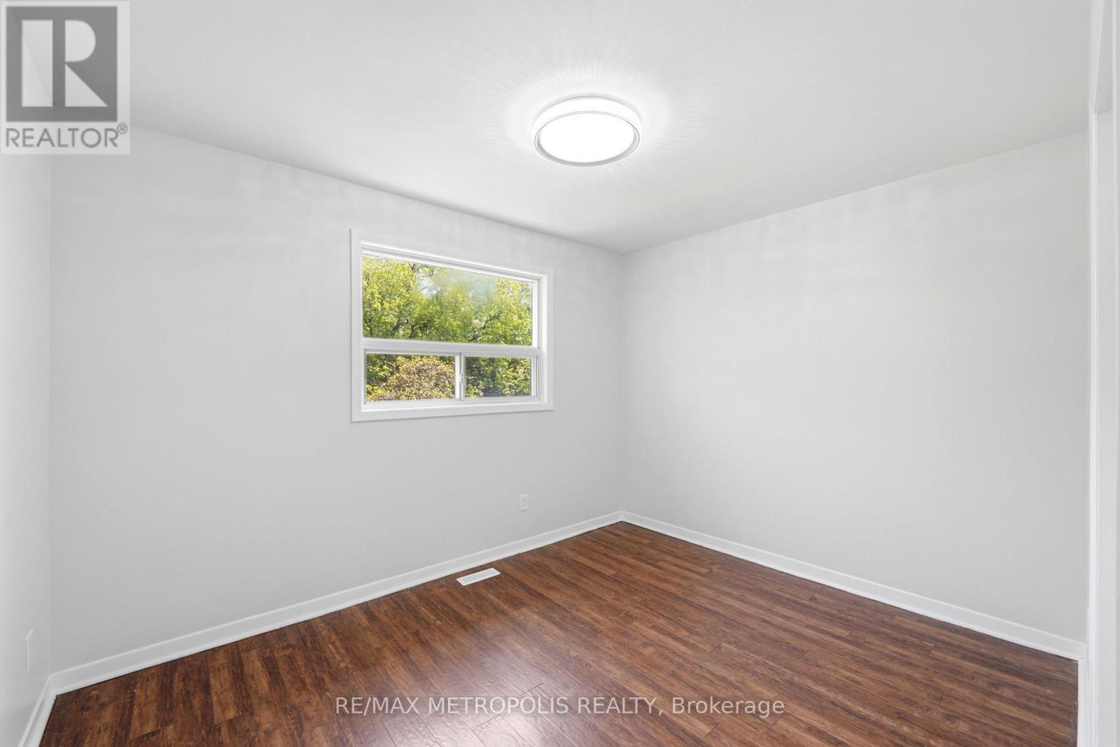 23 LOCHLEVEN DRIVE - 27
