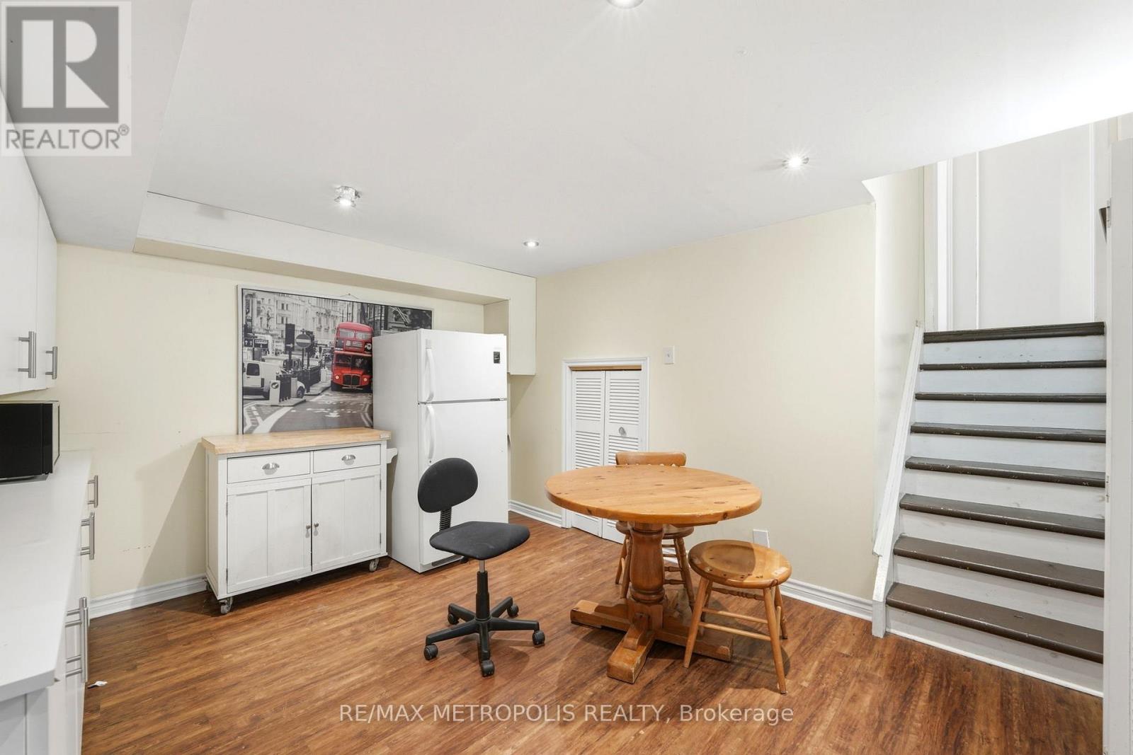 23 LOCHLEVEN DRIVE - 35