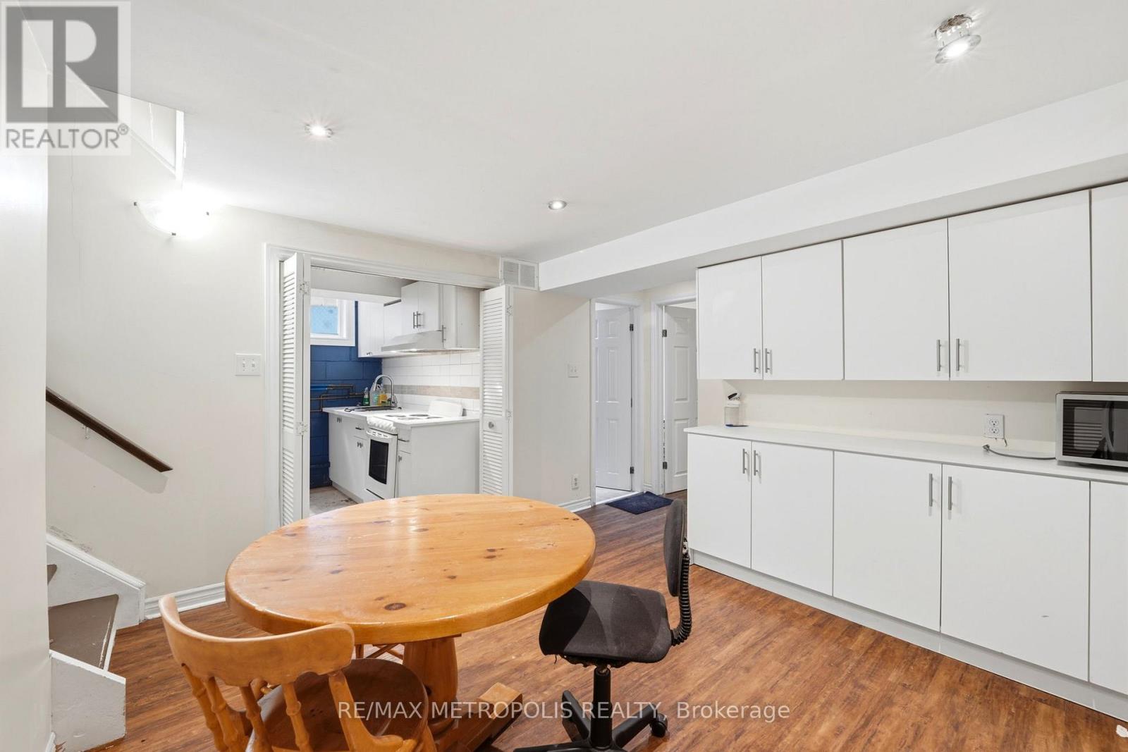 23 LOCHLEVEN DRIVE - 36
