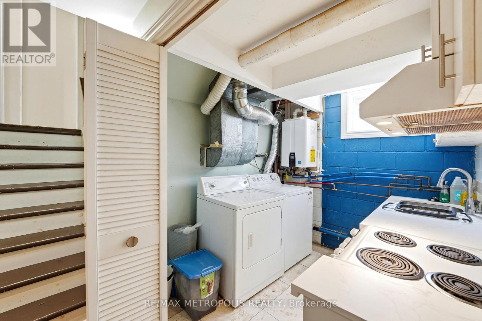 23 LOCHLEVEN DRIVE - 37